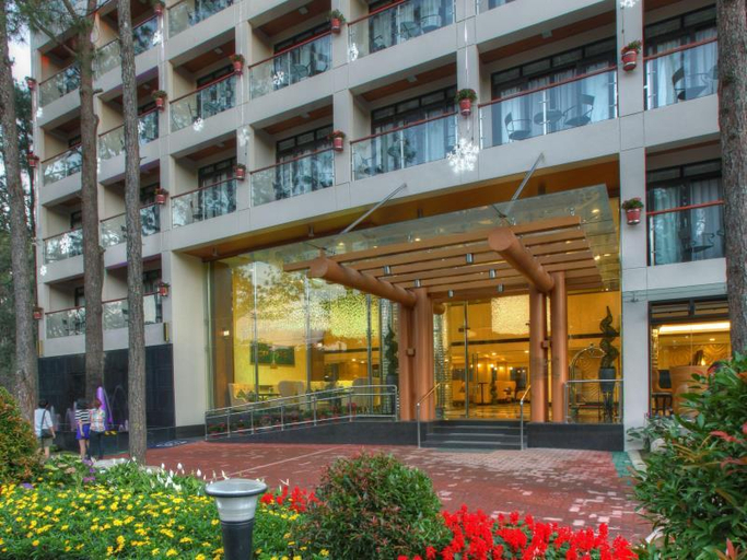 Exterior 7