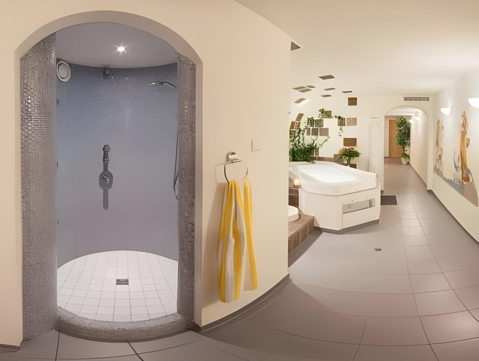 Bathroom 4, Alpenhotel Zimba, Bludenz