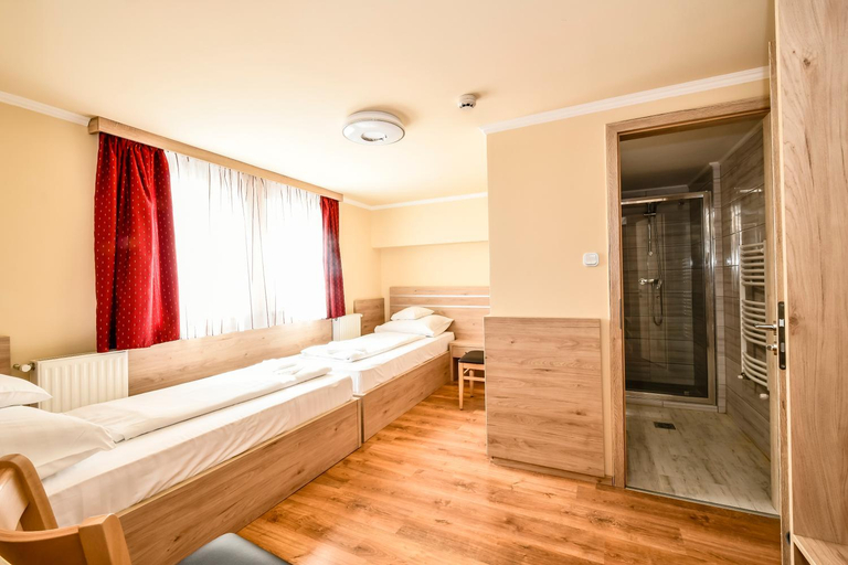 Bedroom 3, Hotel Rozsa Csarda, Mosonmagyaróvár