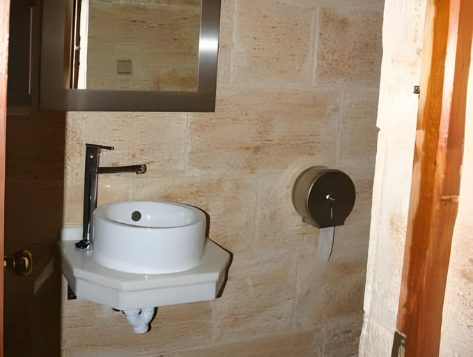 Bathroom 3, Hostal El Asturiano, Cádiz
