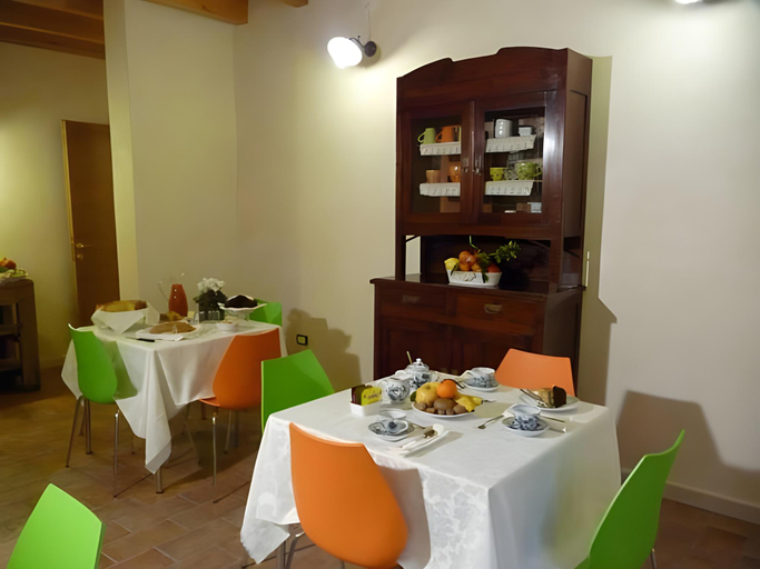 Food & Drinks 2, L'Isolo b&b e case vacanza, Mantua