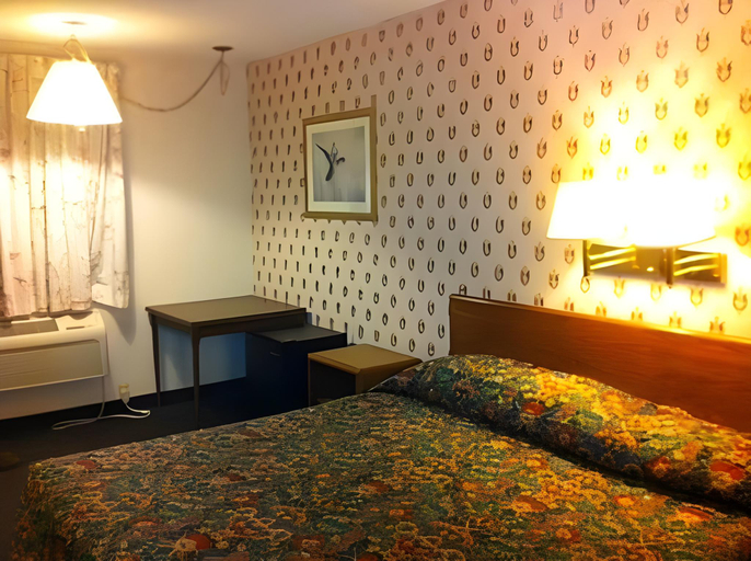 Bedroom 2, Landmark Inn, Kansas City