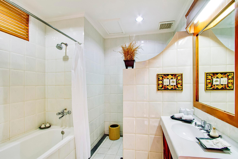 Bathroom 7