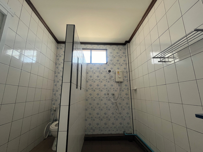 Bathroom 3, U-Thong Garden Resort, Muang Lampang