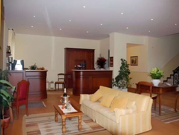 Others 5, Hotel Primula, Savona