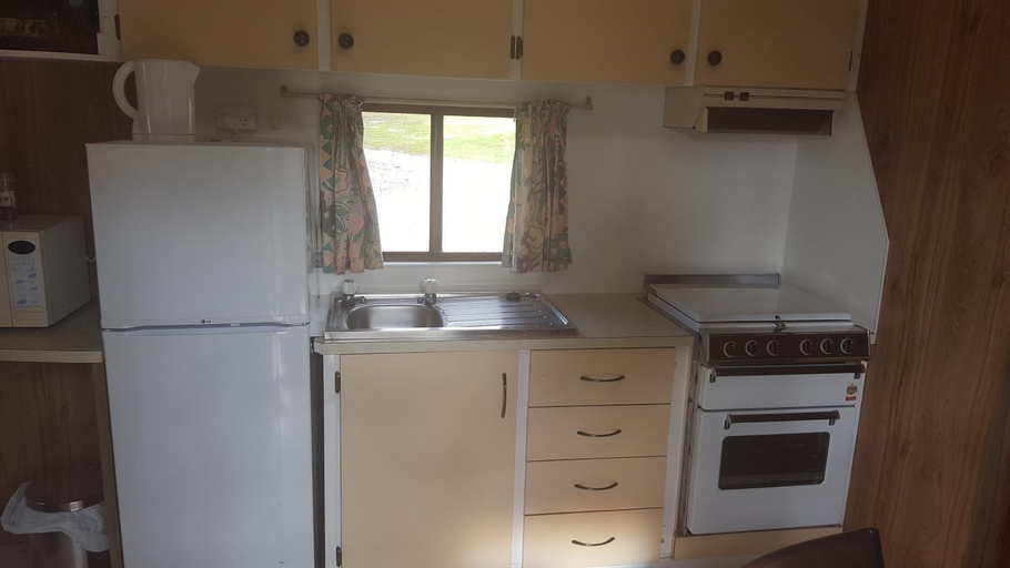 Kitchen 2, Scamander Tourist Park, Break O'Day