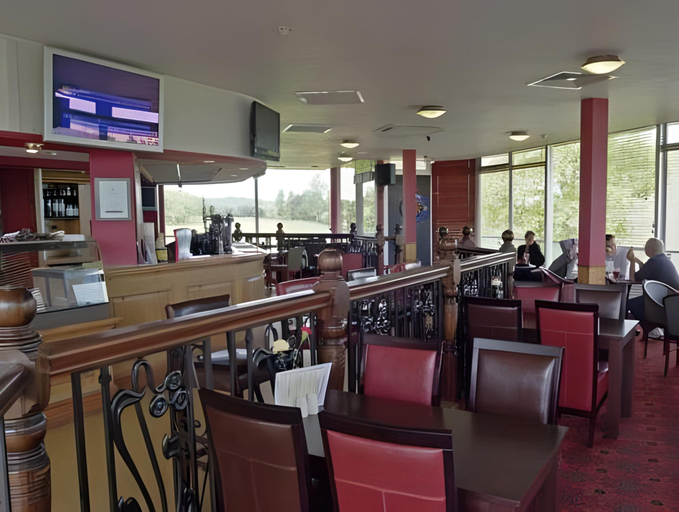 Others 5, The View, Hertfordshire