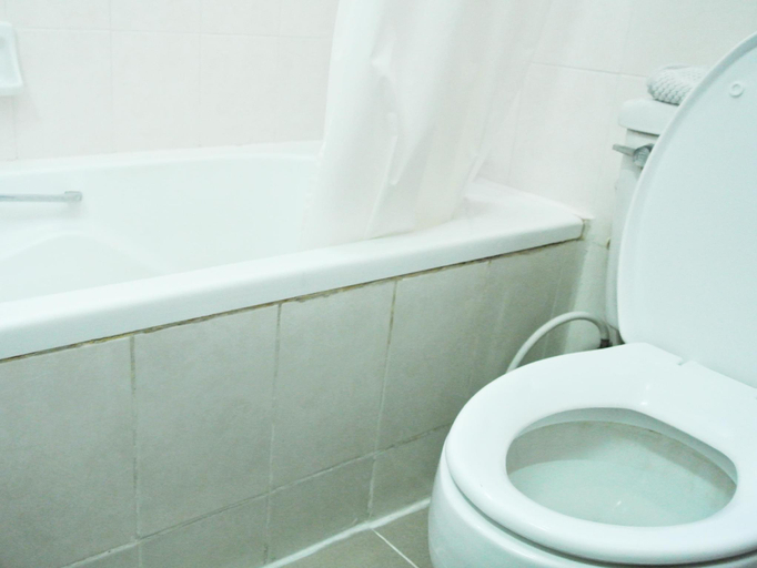 Bathroom 4, 75 Paradise Lane Managed by Loft Group, Khlong Toey