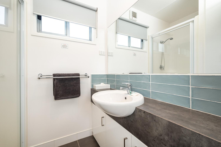 Bathroom 7