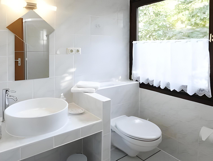 Bathroom 2, Hotel Reichskrone, Sächsische Schweiz-Osterzgebirge