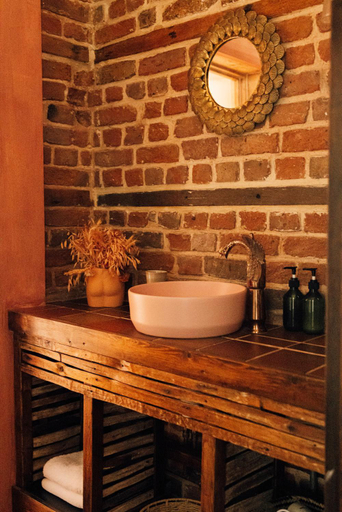 Bathroom 2, The George & Heart House, Kent