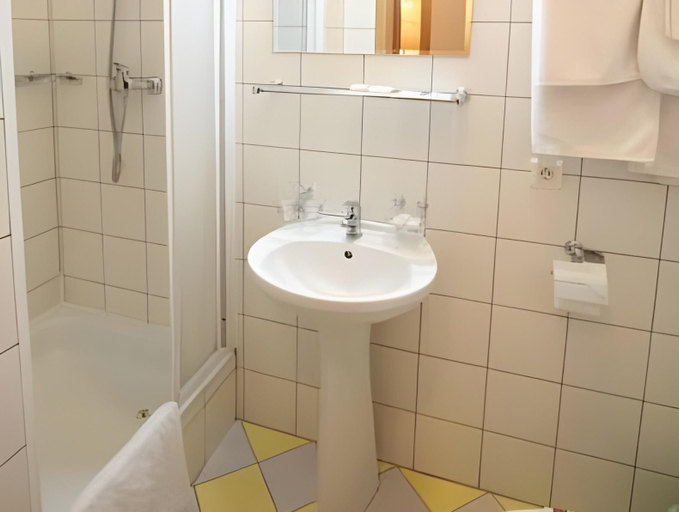 Bathroom 4, Mariot Medical Center Hotel, Drohobyts'ka