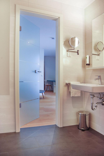 Bathroom 5, Seeger Living Premium West, Karlsruhe