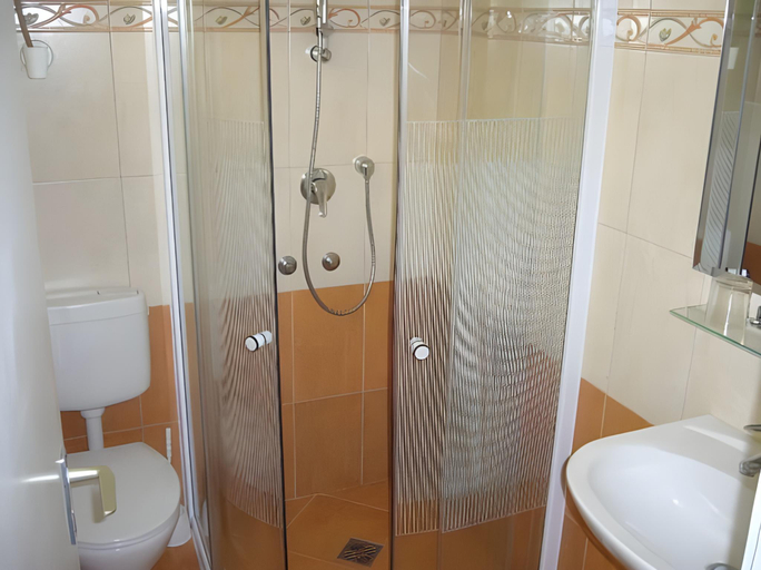 Bathroom 4, Hotel Honti Wellness es Konferencia Szalloda, Szentendre