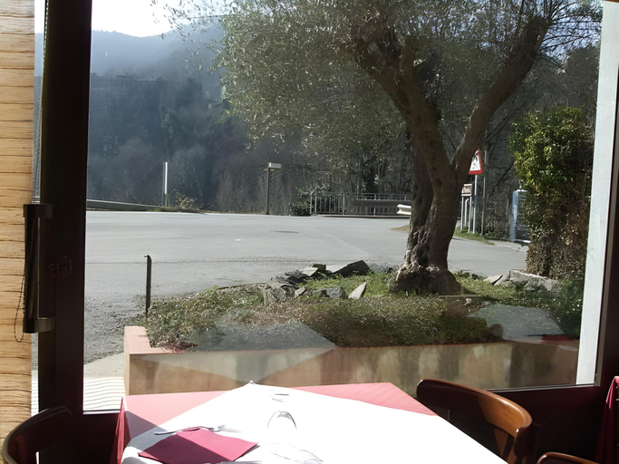 Food & Drinks 2, Hostal Mont-Rock, Girona