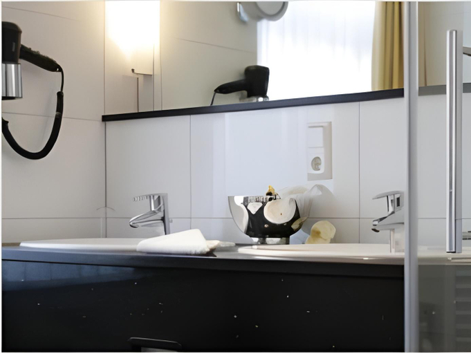Bathroom 3, Münsterländer Hof, Cloppenburg