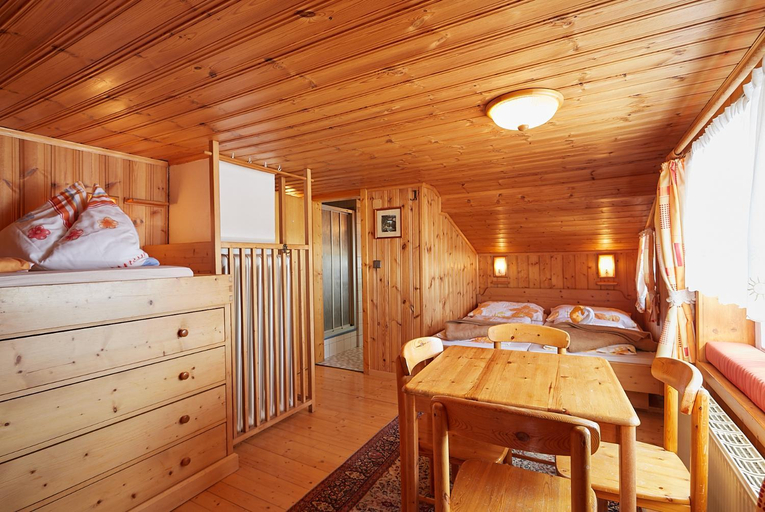 Bedroom 3, Krummholzhutte, Liezen