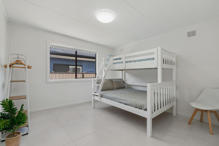 Bedroom 2, Baci Al Mare Pet Friendly 3 Mins Walk to Beach, Shoalhaven - Pt B