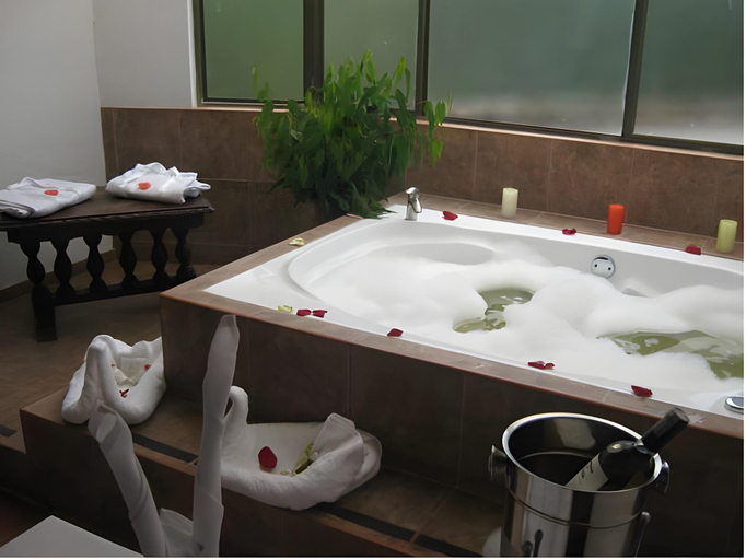Bathroom 4, Hotel Meson de los Virreyes, Villa de Leyva