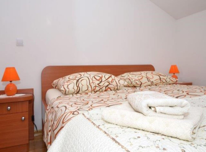 Bedroom 2, Bright Kaštela Apartment With Balcony and Private Parking, Kaštela