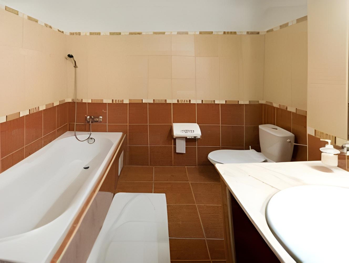 Bathroom 3, Hotel Savoy, České Budějovice