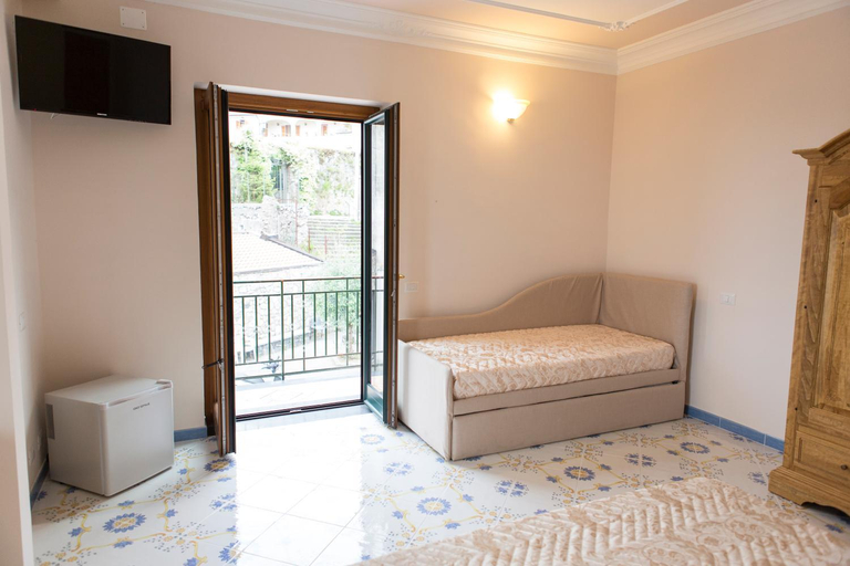 Bedroom 2, Rianna Rooms & Breakfast, Salerno