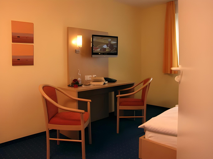 Bedroom 3, Hotel Gasthof Schutzen GbR, Biberach