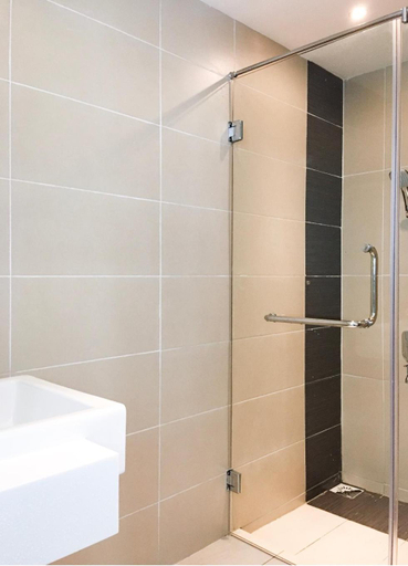 Bathroom 10