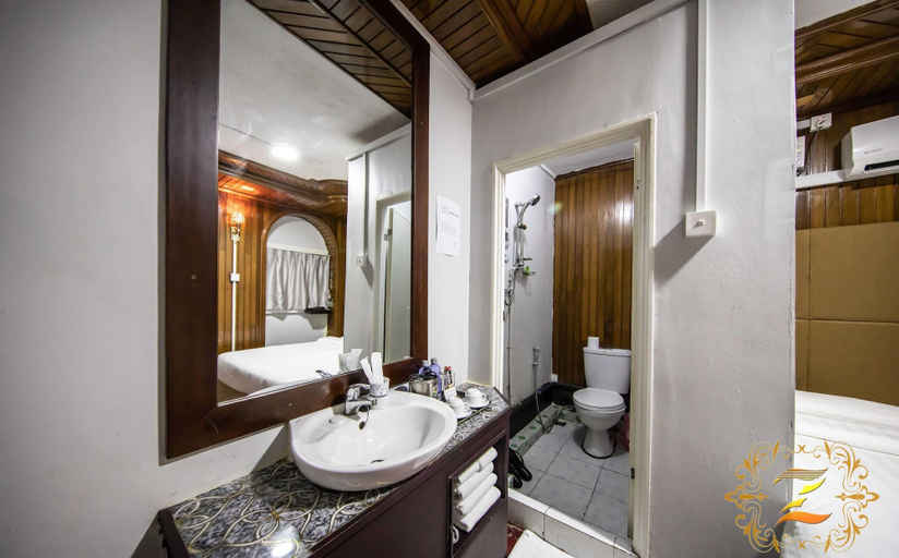 Bathroom 4, Hotel Zara, Yangon