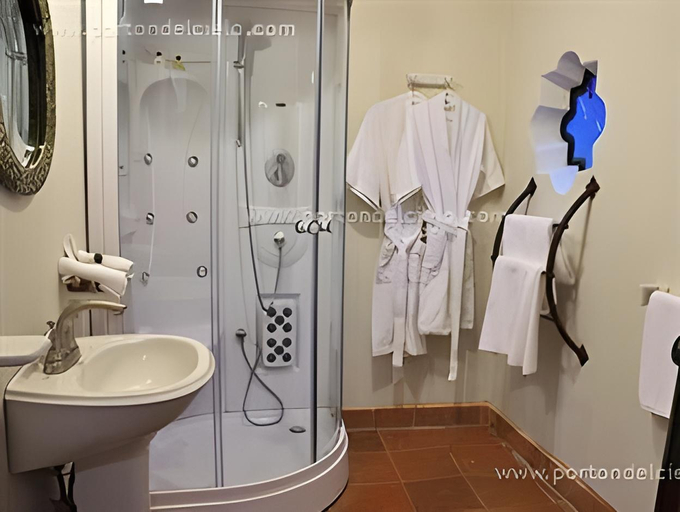 Bathroom 4, Porton Del Cielo, Pátzcuaro
