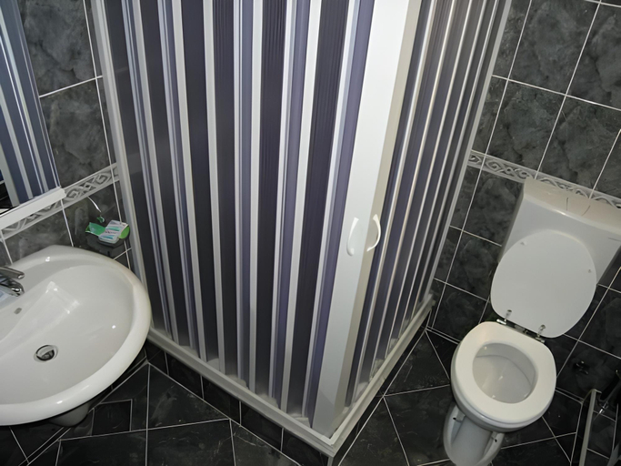 Bathroom 5, Hotel Perla, Prijepolje