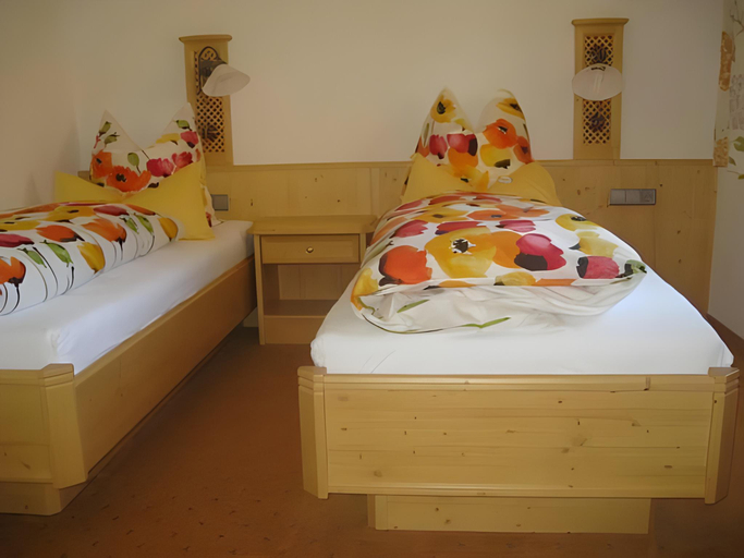 Bedroom 2, Tourist Hotel Boehm, Berchtesgadener Land