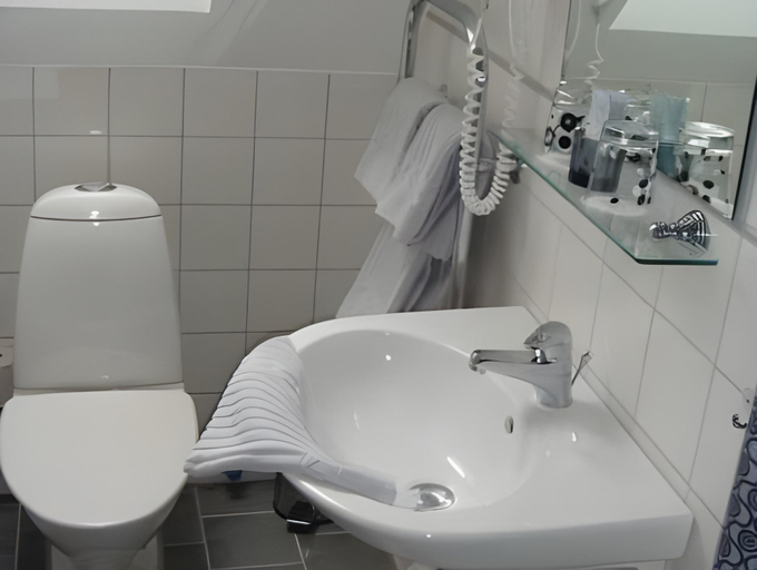 Bathroom 3, Hotell Oskar, Lund