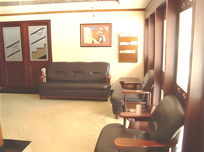 Public Area, Hotel Highway Garden, Ernakulam
