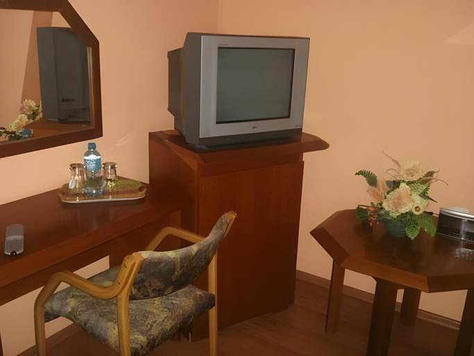 Others 5, Hotel Aeroplan, Zielona Góra