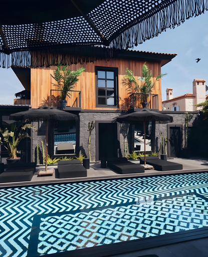 Exterior & Views