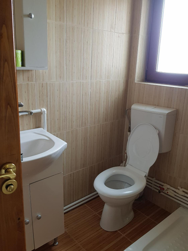 Others 4, Casa Veves, Novaci