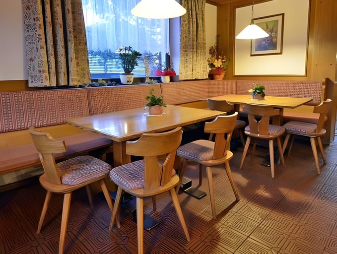 Food & Drinks 3, B&B Transit Rooms - Your Stopover, Free Parking, Bolzano