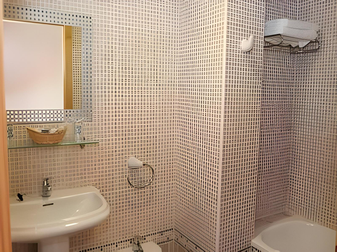Bathroom 5, Adsubia, Alicante