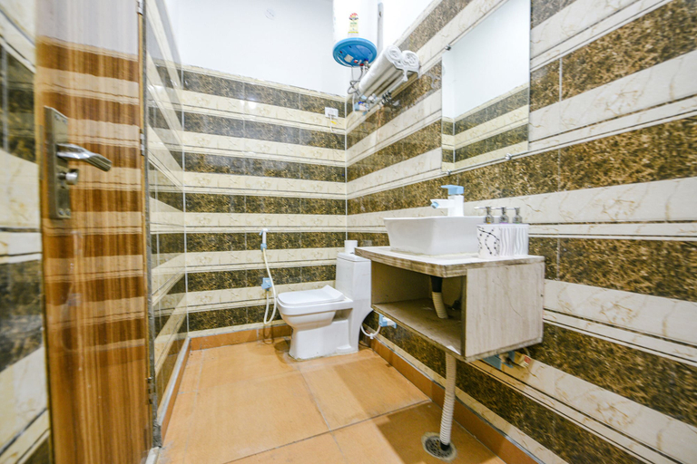 Bathroom 3, Fabhotel Radiant Blu, Gautam Buddha Nagar