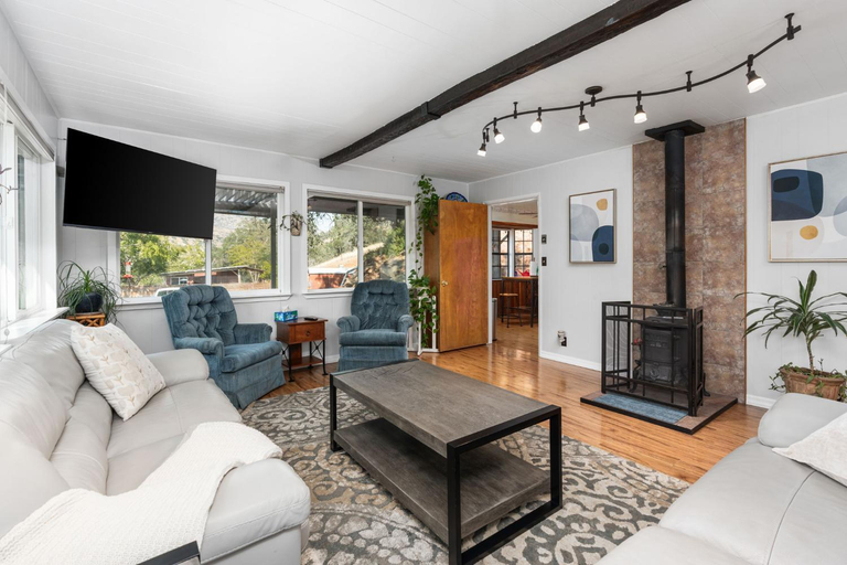 Others 3, Views, Hot Tub, Outdoor Shower, 15m from Sequoia, Tulare