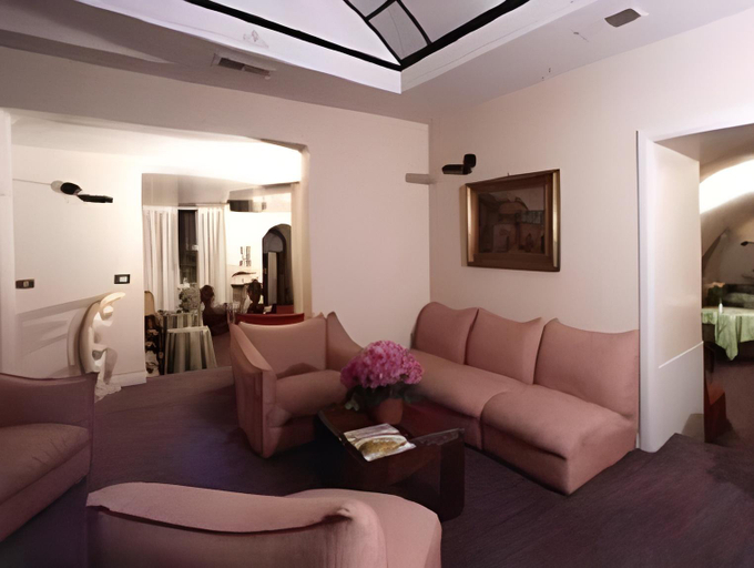 Others 5, Moderno Hotel, Trapani