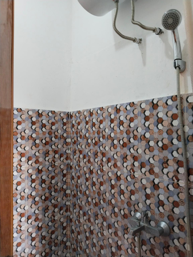 Bathroom 19
