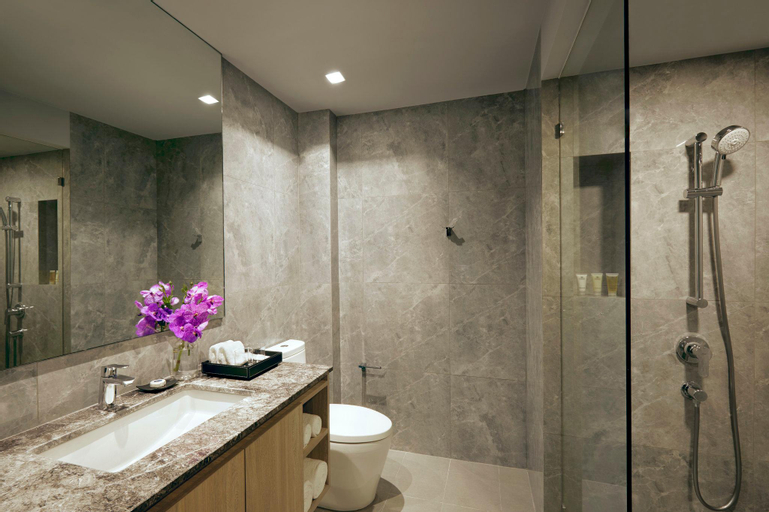 Bathroom 10