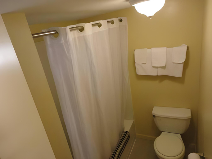 Bathroom 3, Budget Inn Columbus, Franklin