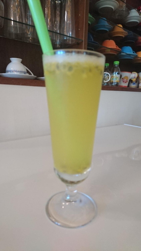 Food & Drinks 9