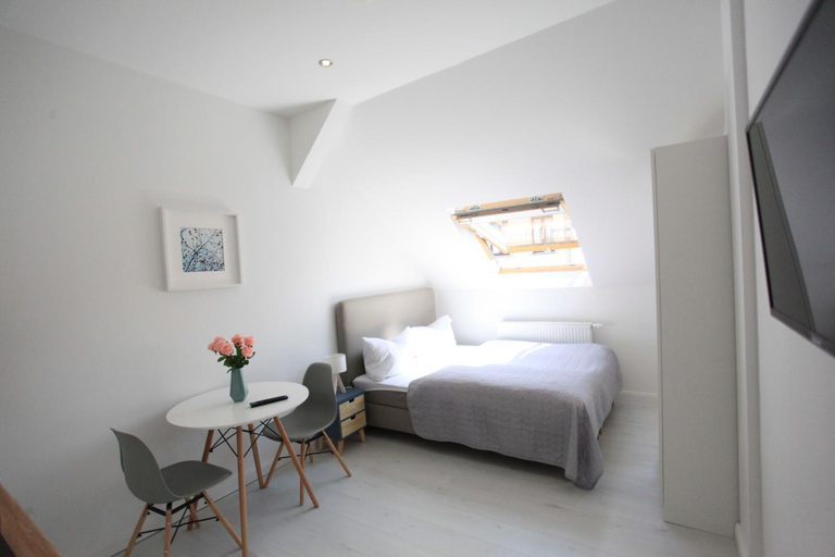 Bedroom 3, Zollikof Aparts - Sauna & Studioapartments, Leipzig