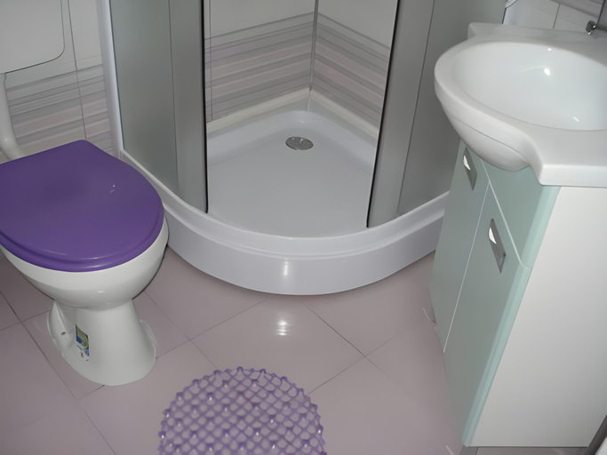 Bathroom 2, Flamingo Hotel, Pitesti