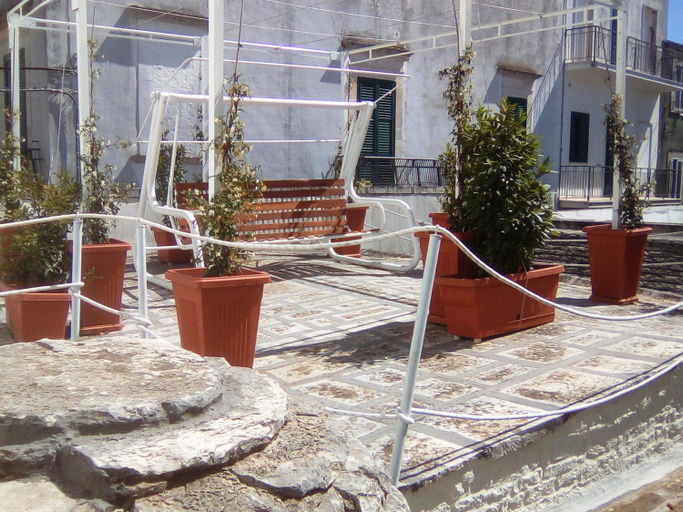 Others 2, Federicocasa, Bari