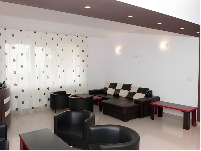 Others 5, Casa Alex, Tuzla
